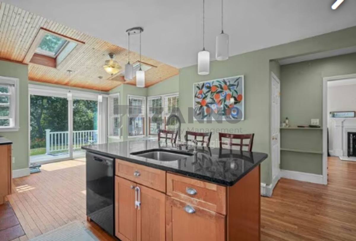 House for rent at 6 Fairview Ave, Lincoln, RI 02865
