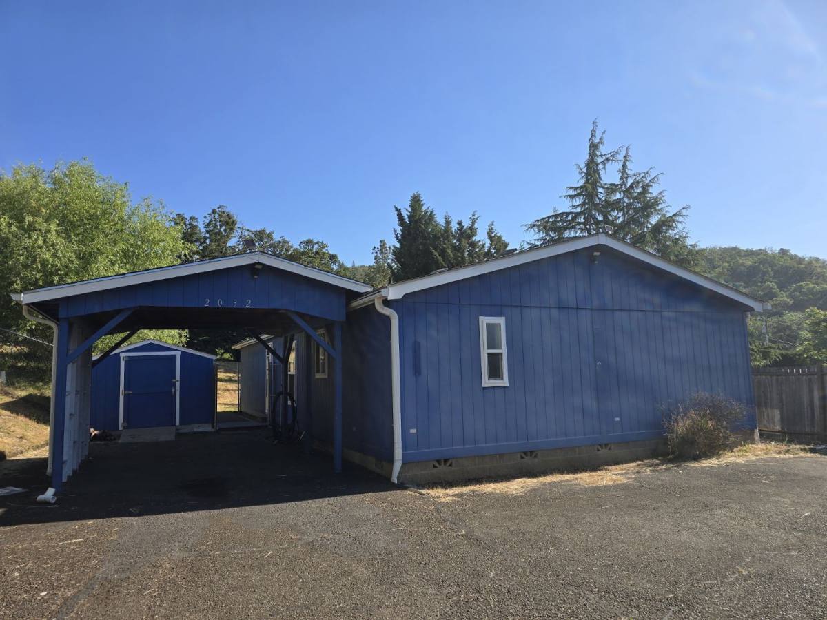 House for rent at 2032 NE Klamath Ave, Roseburg, OR 97470