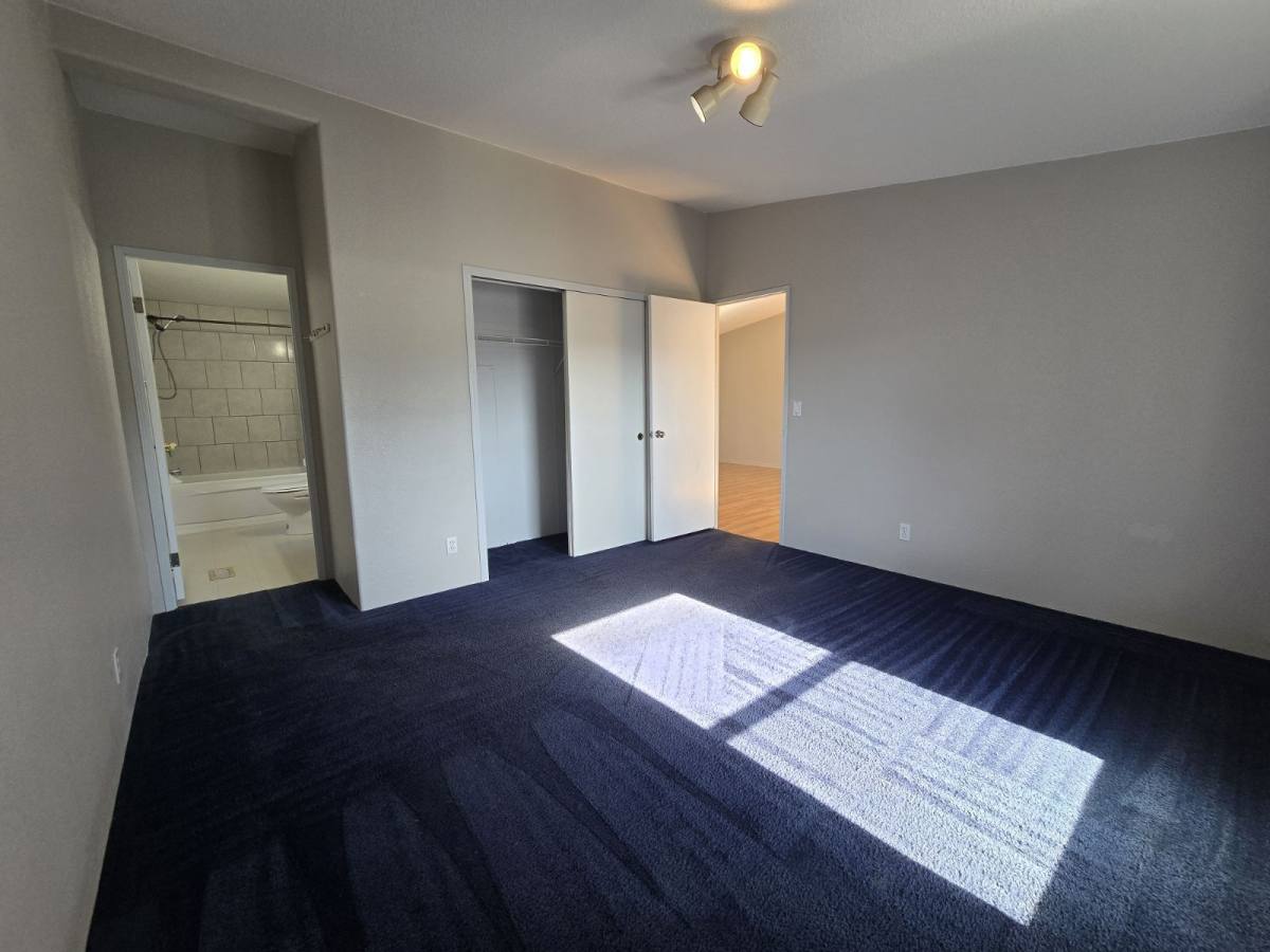 House for rent at 2032 NE Klamath Ave, Roseburg, OR 97470
