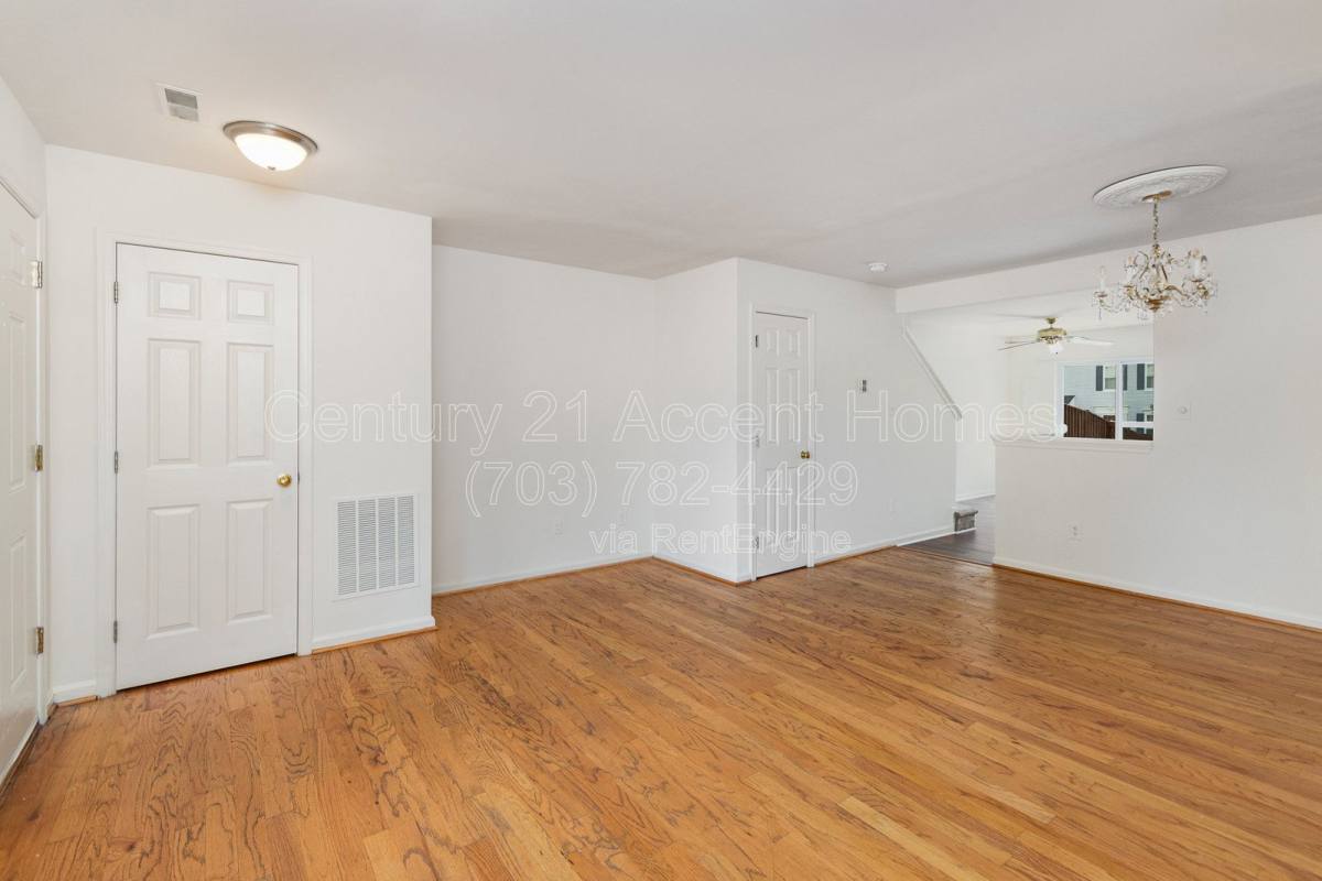 Townhouse for rent at 45425 Clarkes Crossing Square, Sterling, VA 20164