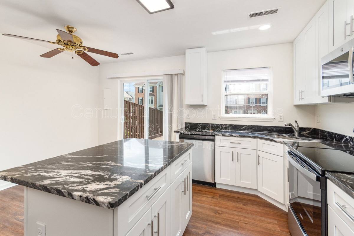 Townhouse for rent at 45425 Clarkes Crossing Square, Sterling, VA 20164