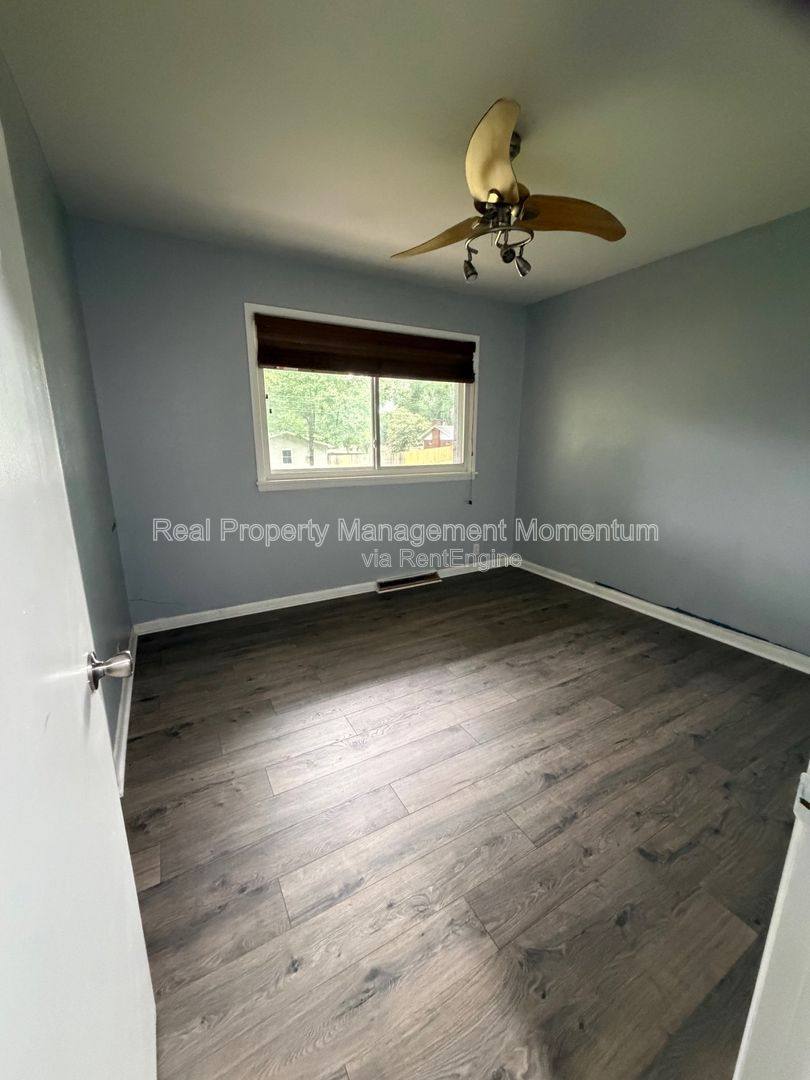 House for rent at 1105 13th St, Monett, MO 65708