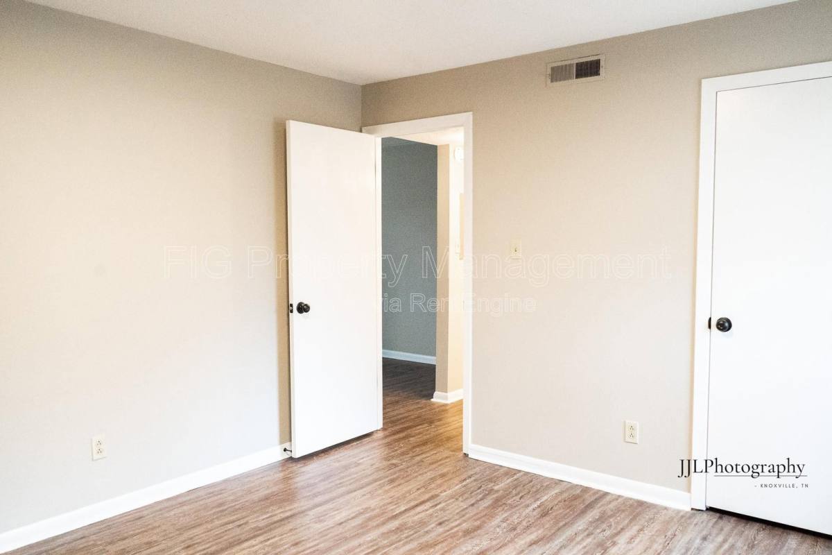 Apartment for rent at 129 Hillcrest Dr #20, Knoxville, TN 37918