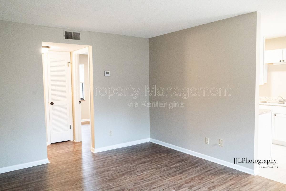 Apartment for rent at 129 Hillcrest Dr #20, Knoxville, TN 37918