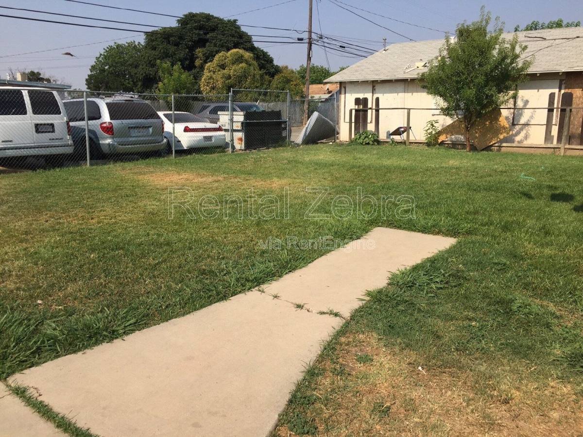 Apartment for rent at 108 E 12th St #2, Merced, CA 95341