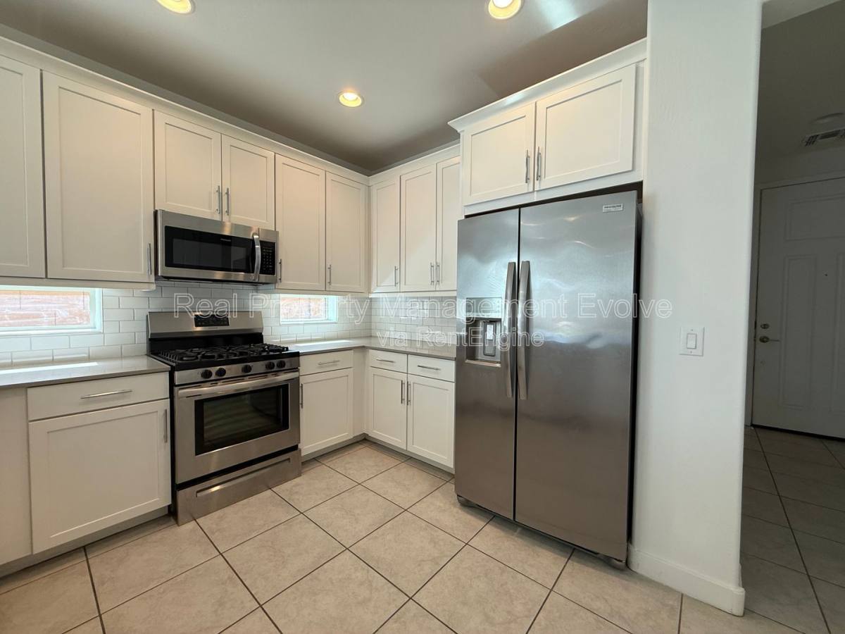 House for rent at 6324 W Warner St, Phoenix, AZ 85043