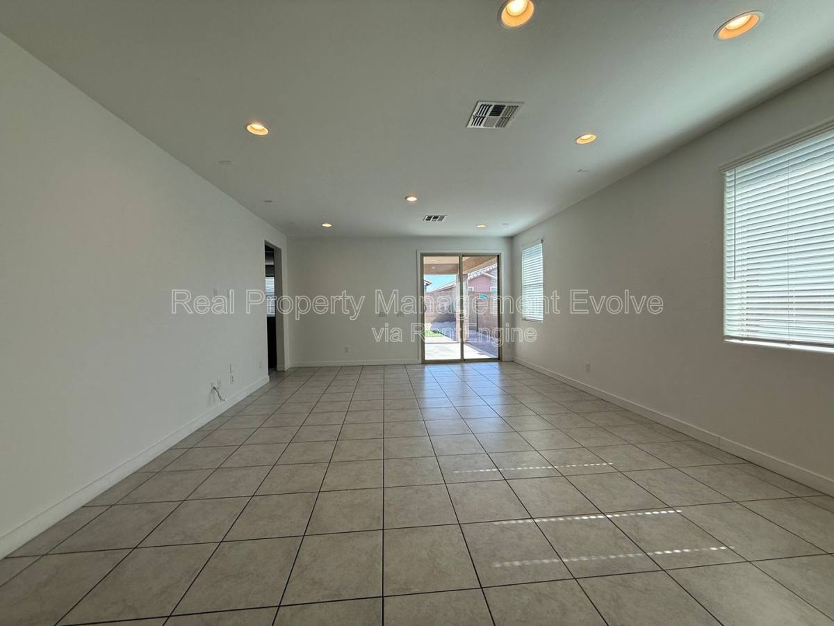 House for rent at 6324 W Warner St, Phoenix, AZ 85043