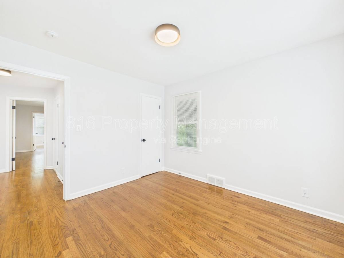 Apartment for rent at 4279 E 60 Terrace, Kansas City, MO 64130