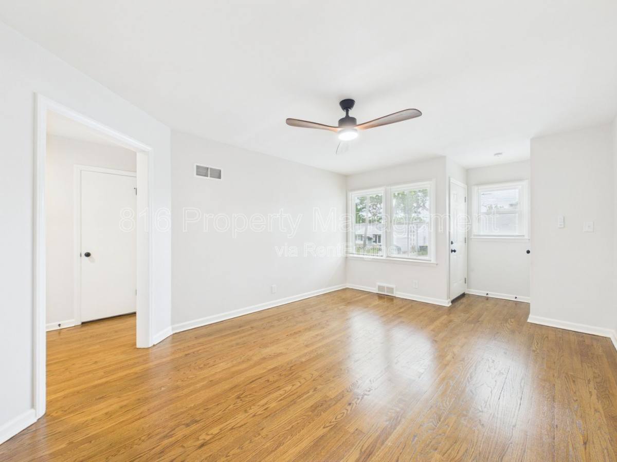 Apartment for rent at 4279 E 60 Terrace, Kansas City, MO 64130