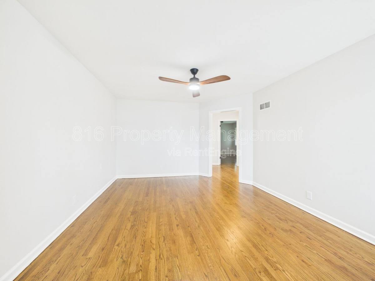 Apartment for rent at 4279 E 60 Terrace, Kansas City, MO 64130