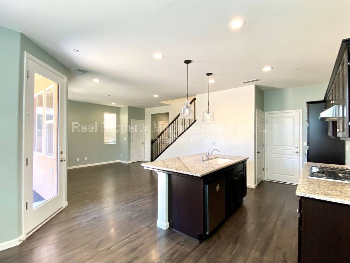 House for rent at 2534 Mustang Dr, Clovis, CA 93612