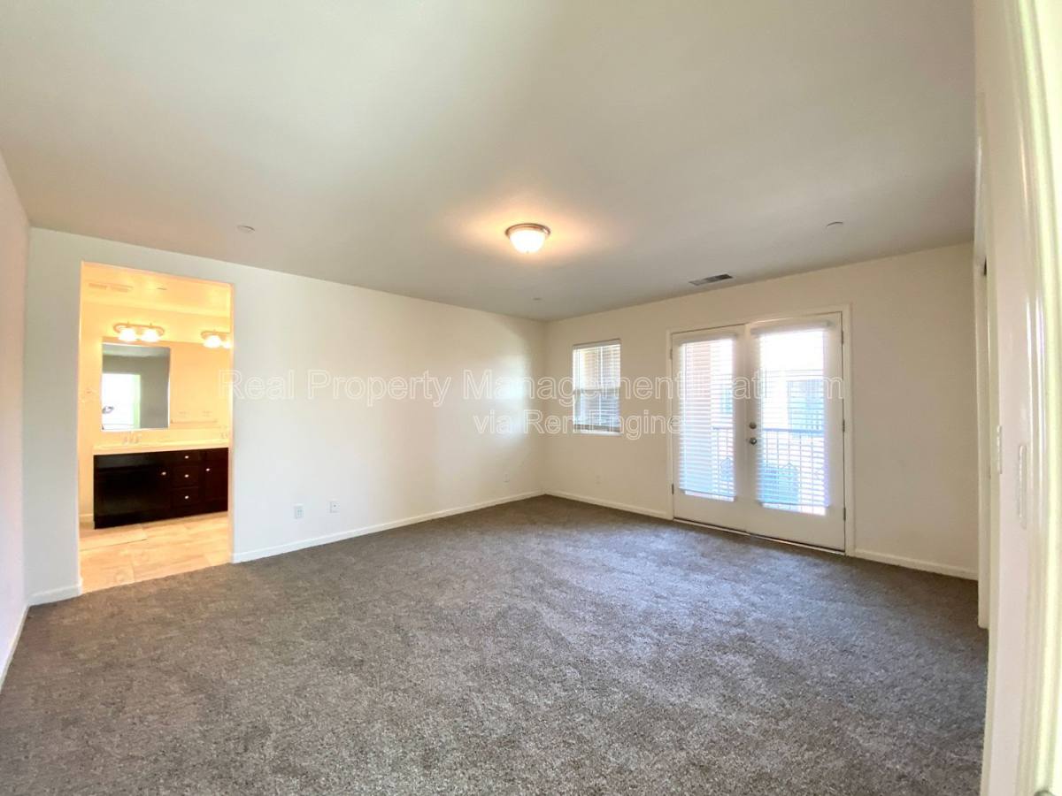 House for rent at 2534 Mustang Dr, Clovis, CA 93612
