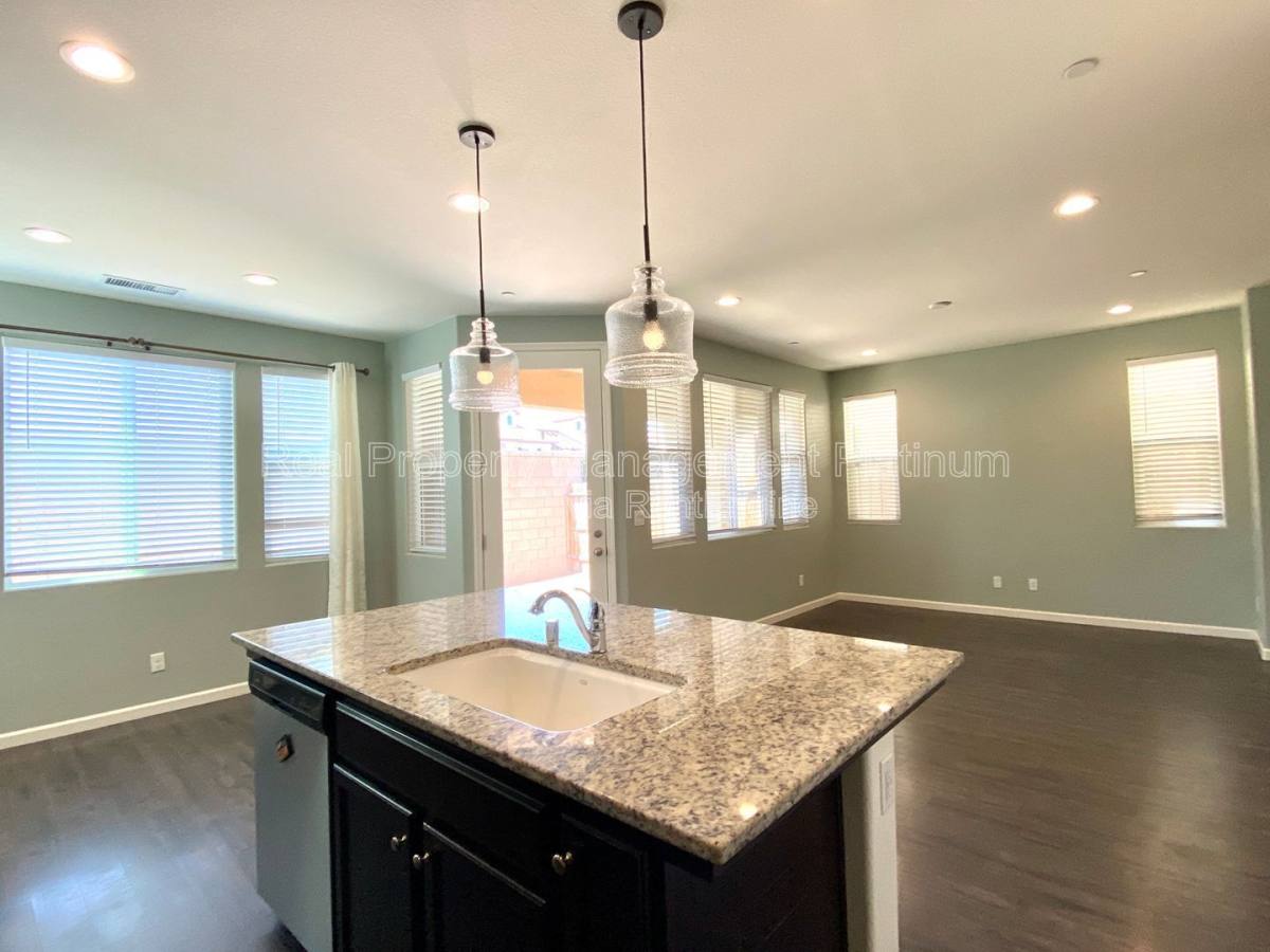House for rent at 2534 Mustang Dr, Clovis, CA 93612