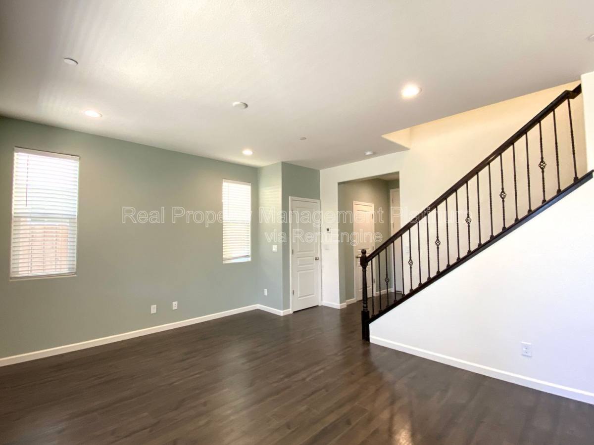 House for rent at 2534 Mustang Dr, Clovis, CA 93612