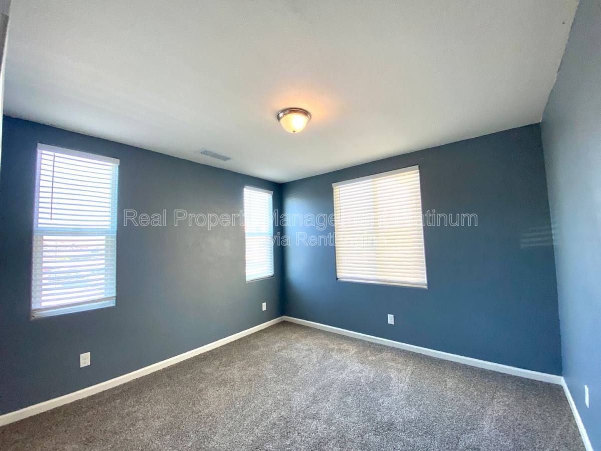 House for rent at 2534 Mustang Dr, Clovis, CA 93612