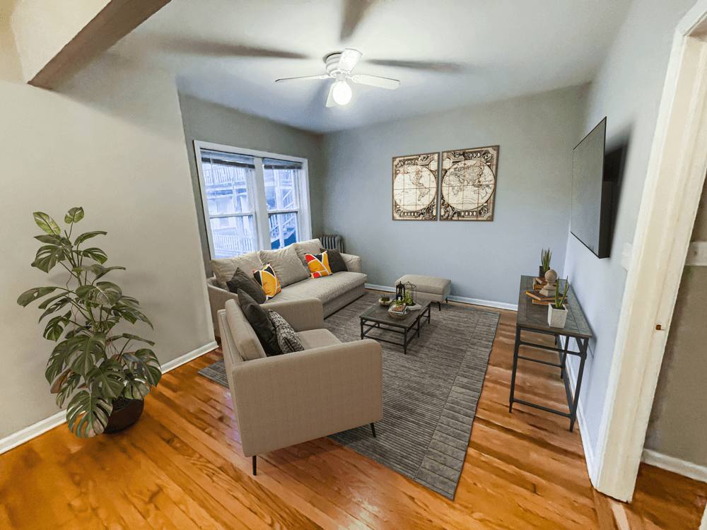 Apartment for rent at 722 W Barry Ave, Chicago, IL 60657