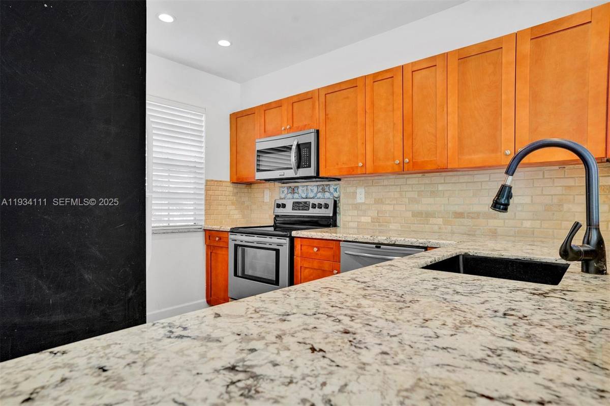 Townhouse for rent at 20985 SW 84th Ave, Miami, FL 33189
