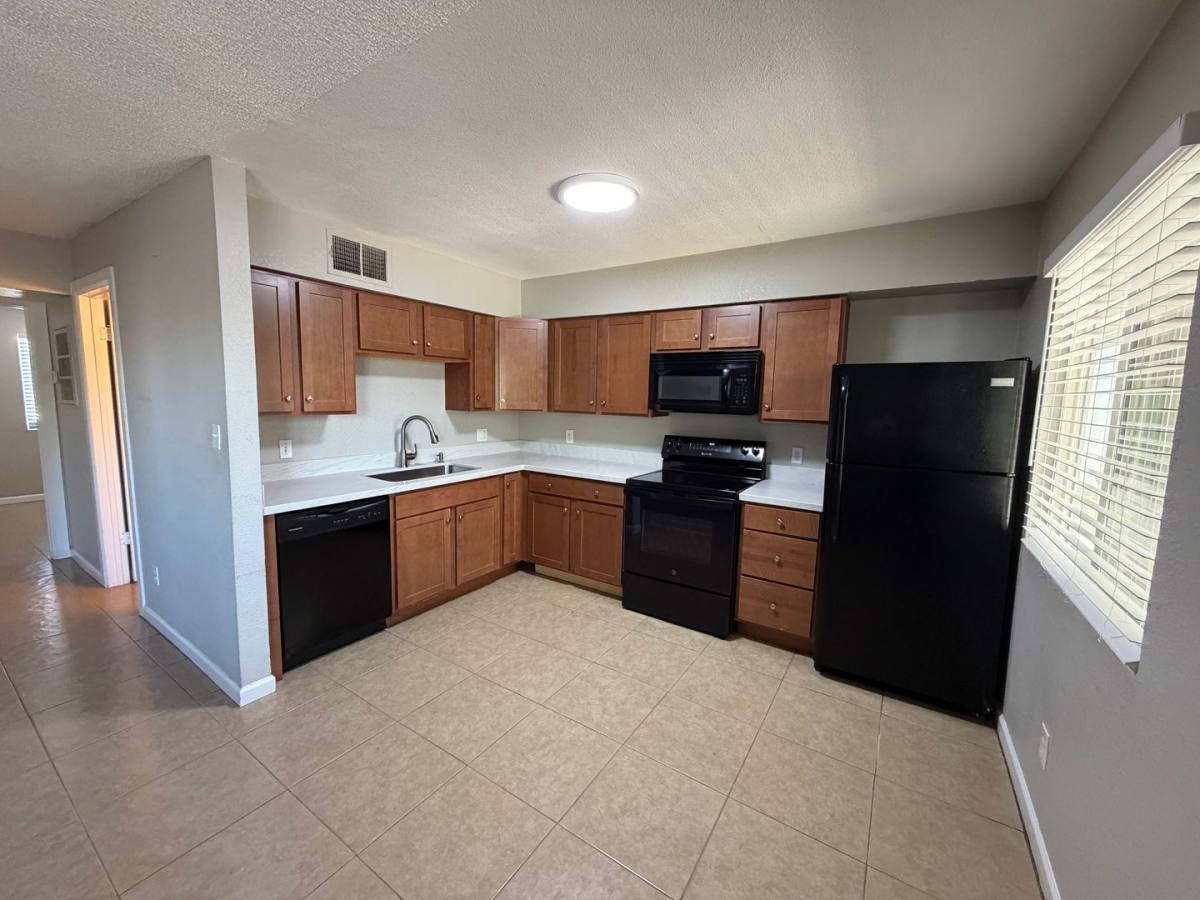 Apartment for rent at 329-349 N 11th St, Phoenix, AZ 85006