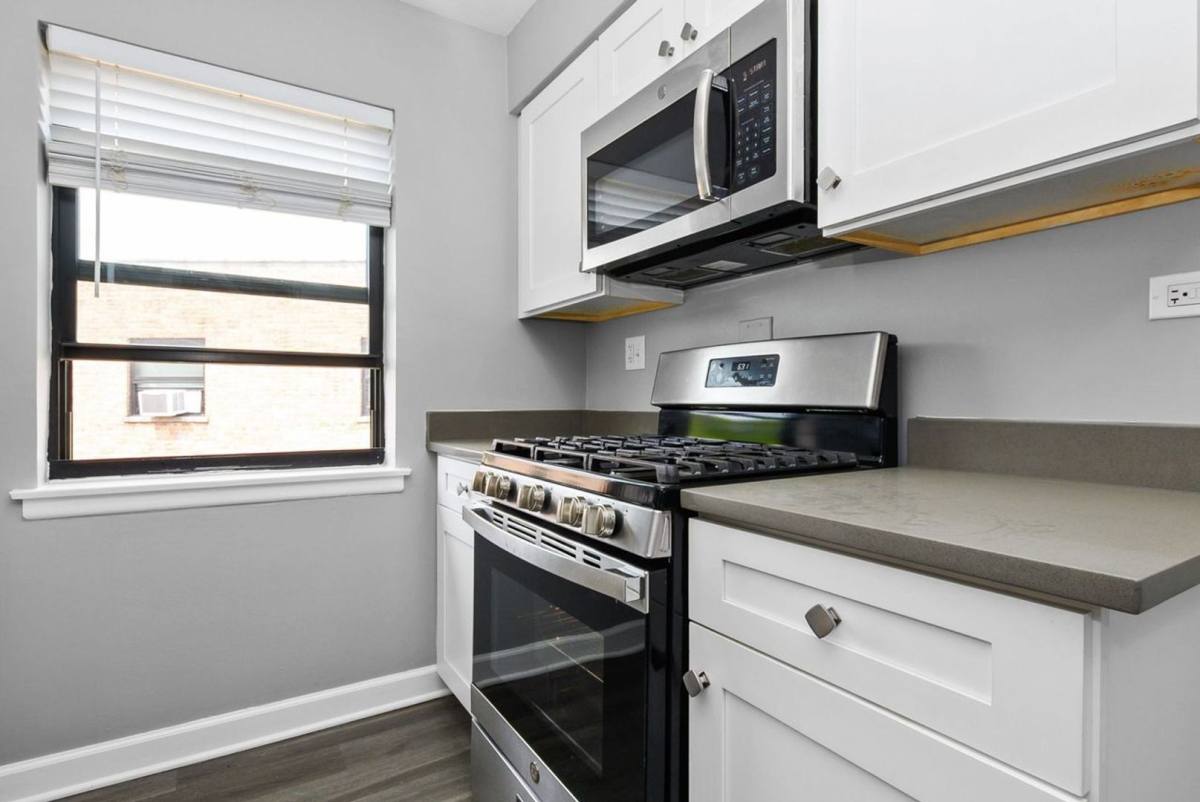 Apartment for rent at 10206-30 S Walden Parkway, Chicago, IL 60643