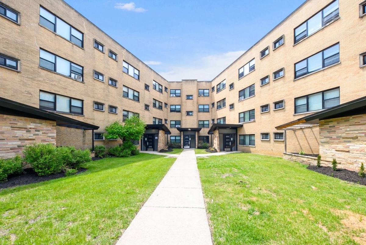 Apartment for rent at 10206-30 S Walden Parkway, Chicago, IL 60643