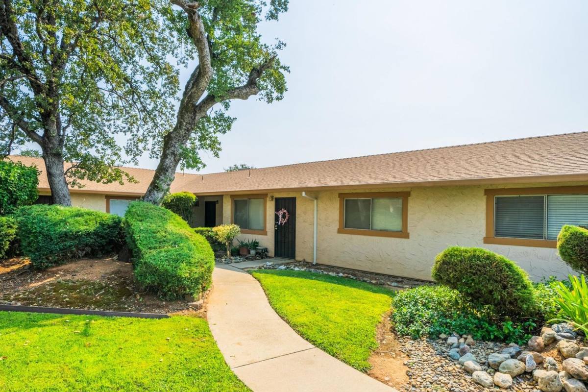 Apartment for rent at 5576 Mountain View Dr 1-4, Redding, CA 96003