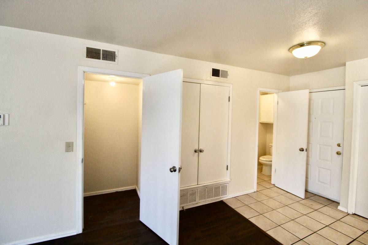 Townhouse for rent at 2336 Heatherfield, Norman, OK 73071