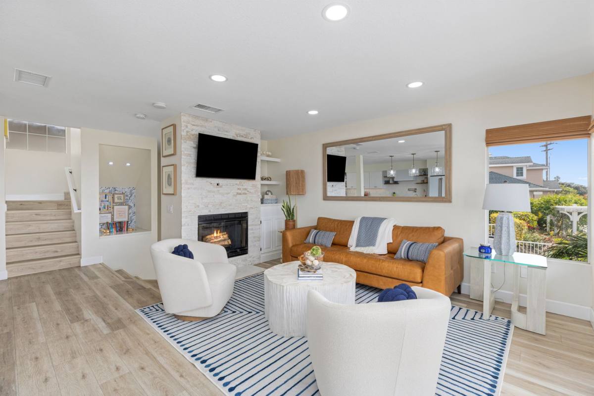 Townhouse for rent at 579 Hygeia Ave #A, Encinitas, CA 92024