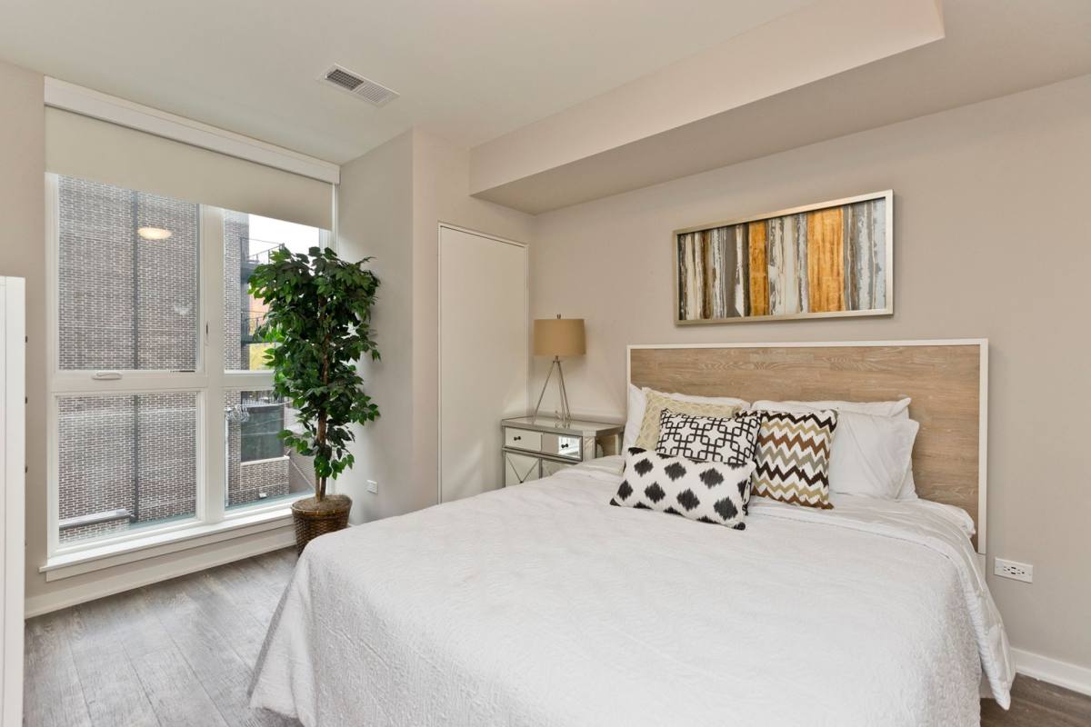 Apartment for rent at 1552 N Park Ave, Chicago, IL 60610