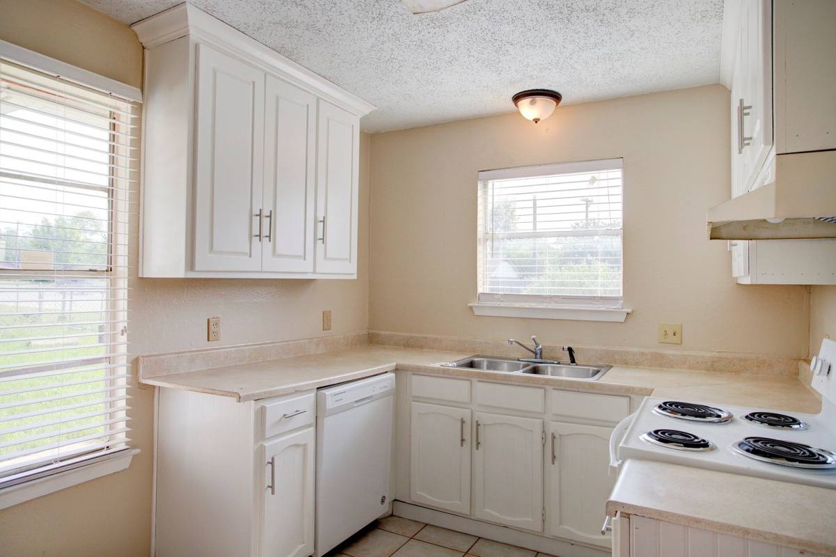 Apartment for rent at 708-710 N Cooper St, Arlington, TX 76011