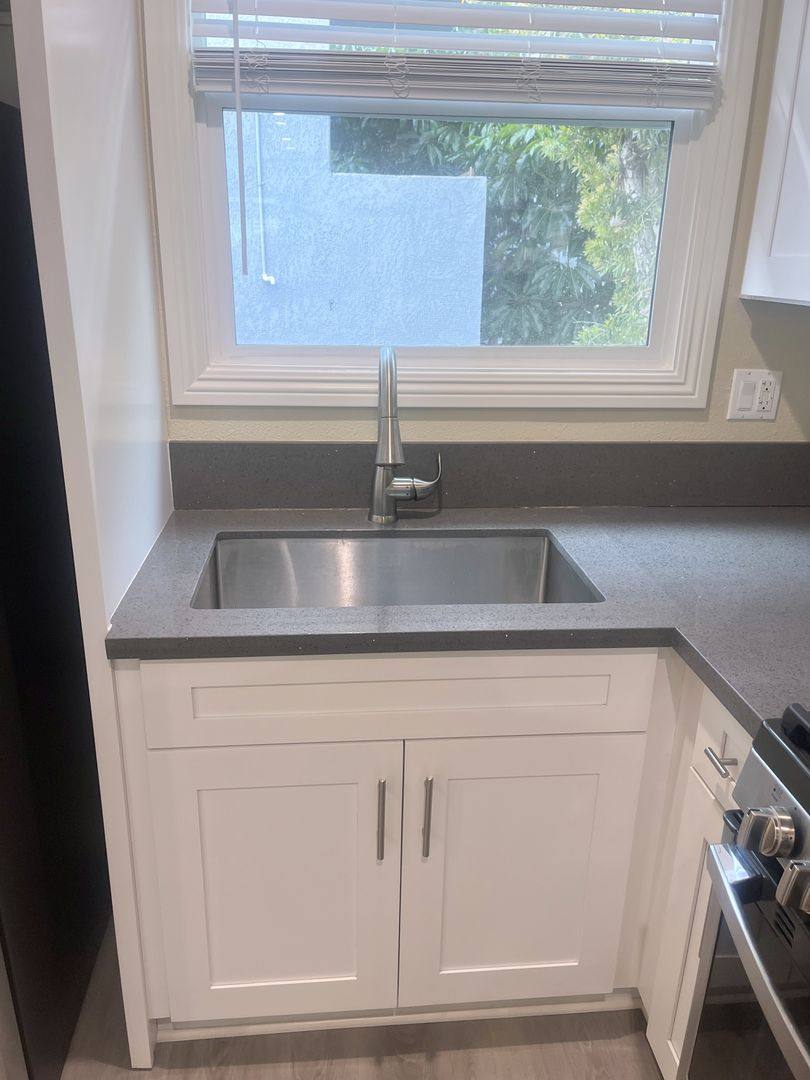 Apartment for rent at 4311 Elm Ave, Long Beach, CA 90807