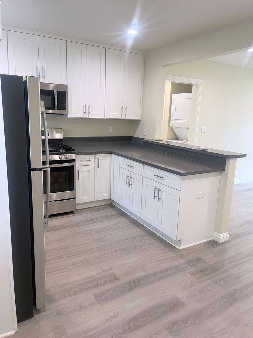 Apartment for rent at 4311 Elm Ave, Long Beach, CA 90807