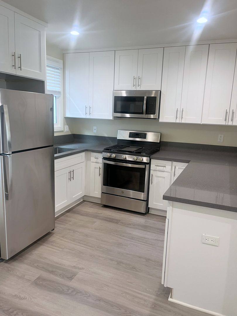 Apartment for rent at 4311 Elm Ave, Long Beach, CA 90807