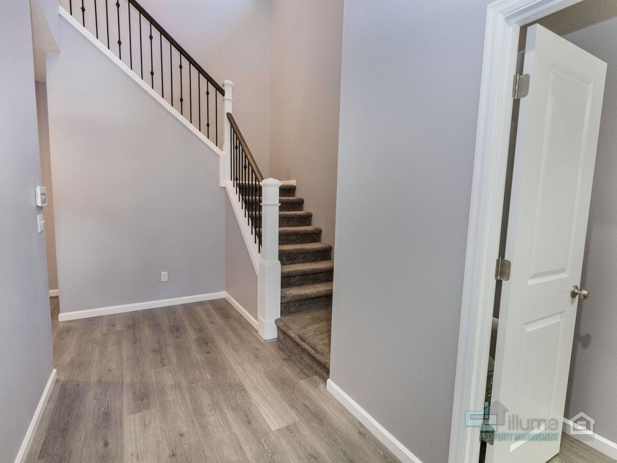 House for rent at 9729 SW 172nd Ave, Beaverton, OR 97007