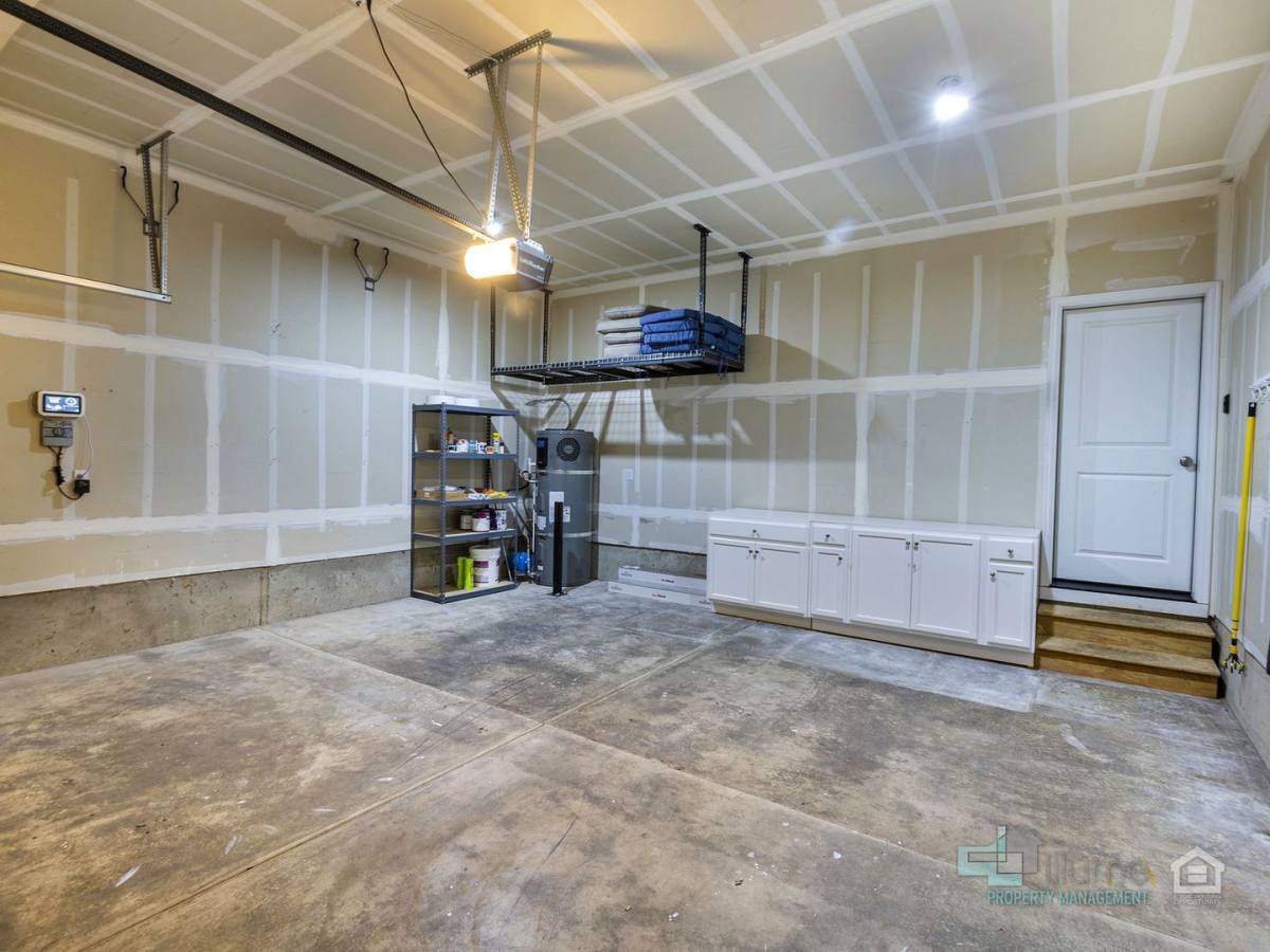 House for rent at 9729 SW 172nd Ave, Beaverton, OR 97007