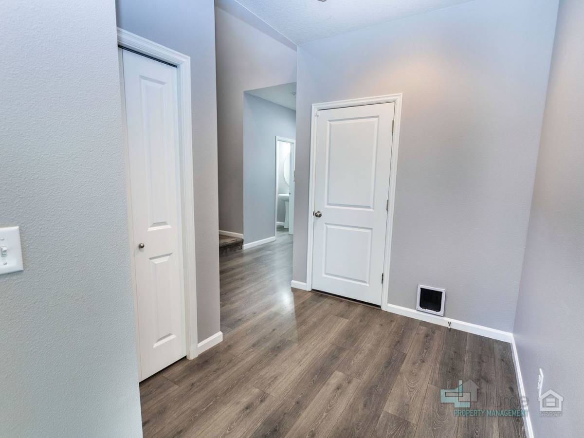 House for rent at 9729 SW 172nd Ave, Beaverton, OR 97007