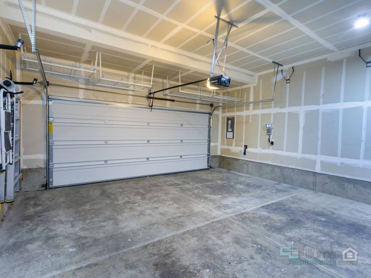 House for rent at 9729 SW 172nd Ave, Beaverton, OR 97007