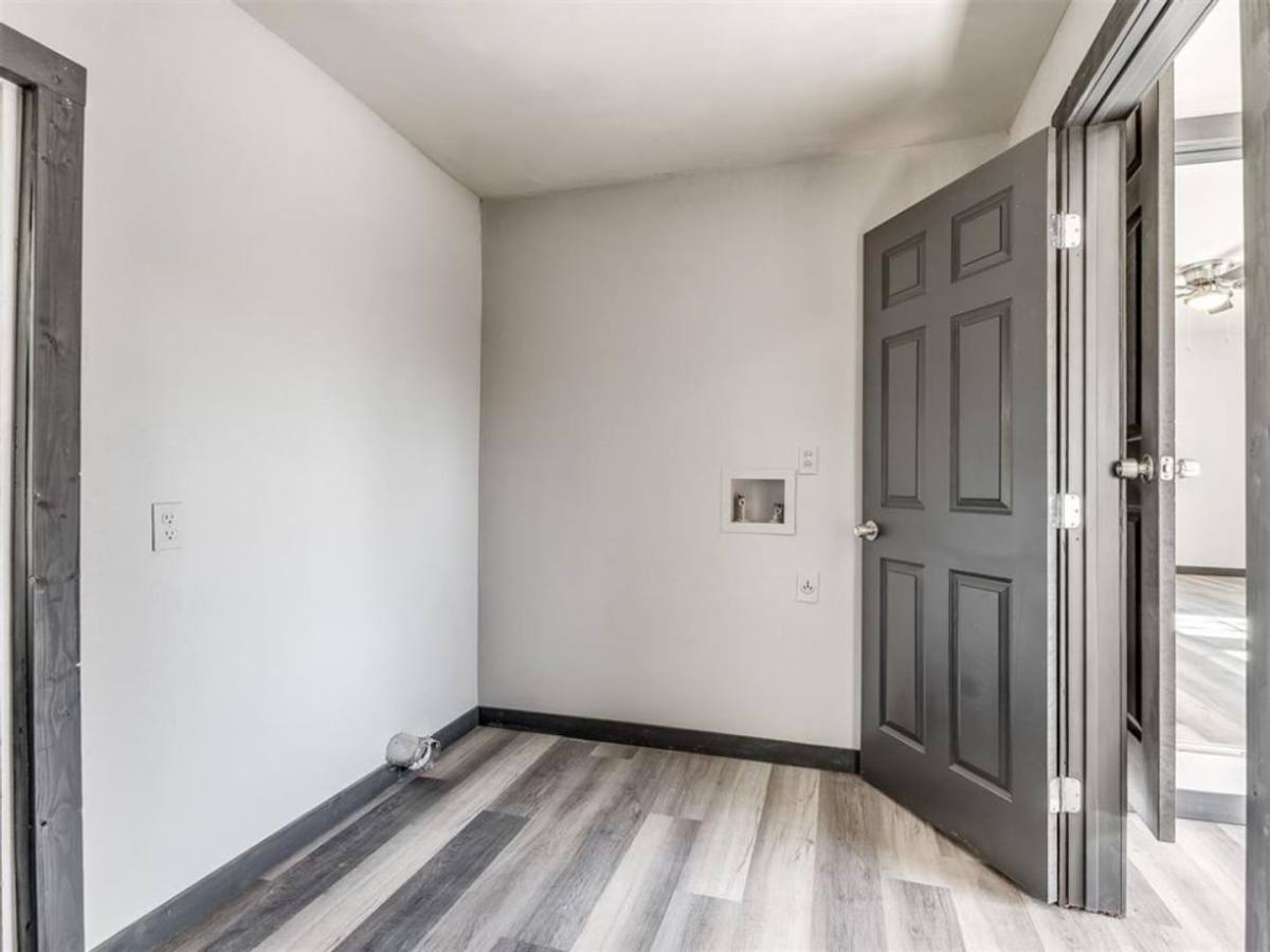 House for rent at 4613 SE 28th St, Oklahoma City, OK 73115