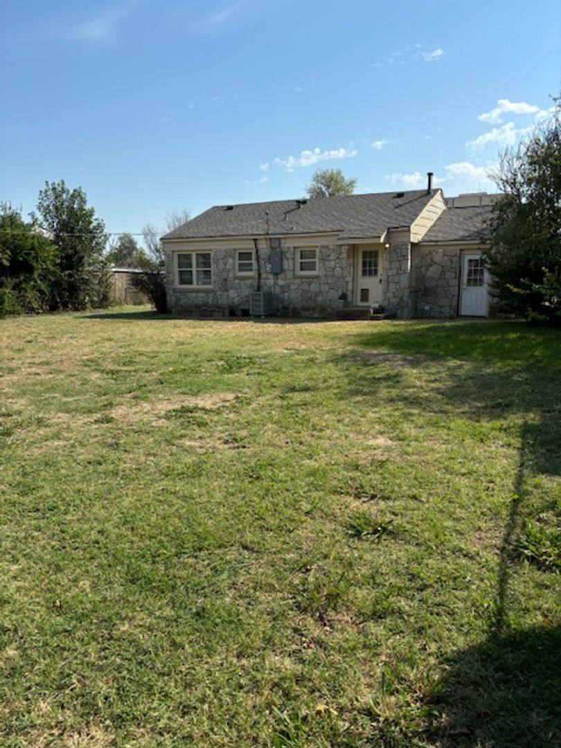 House for rent at 4613 SE 28th St, Oklahoma City, OK 73115