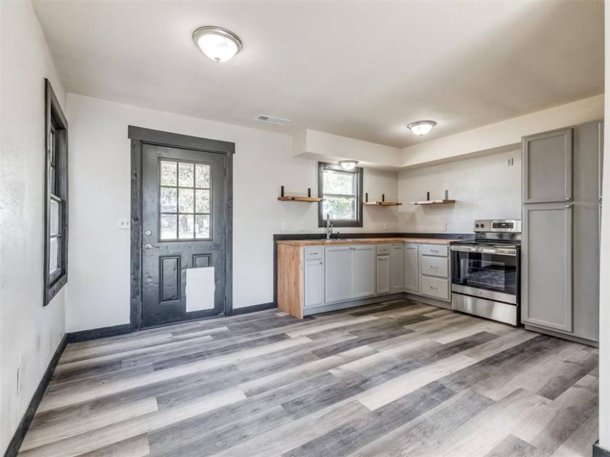 House for rent at 4613 SE 28th St, Oklahoma City, OK 73115