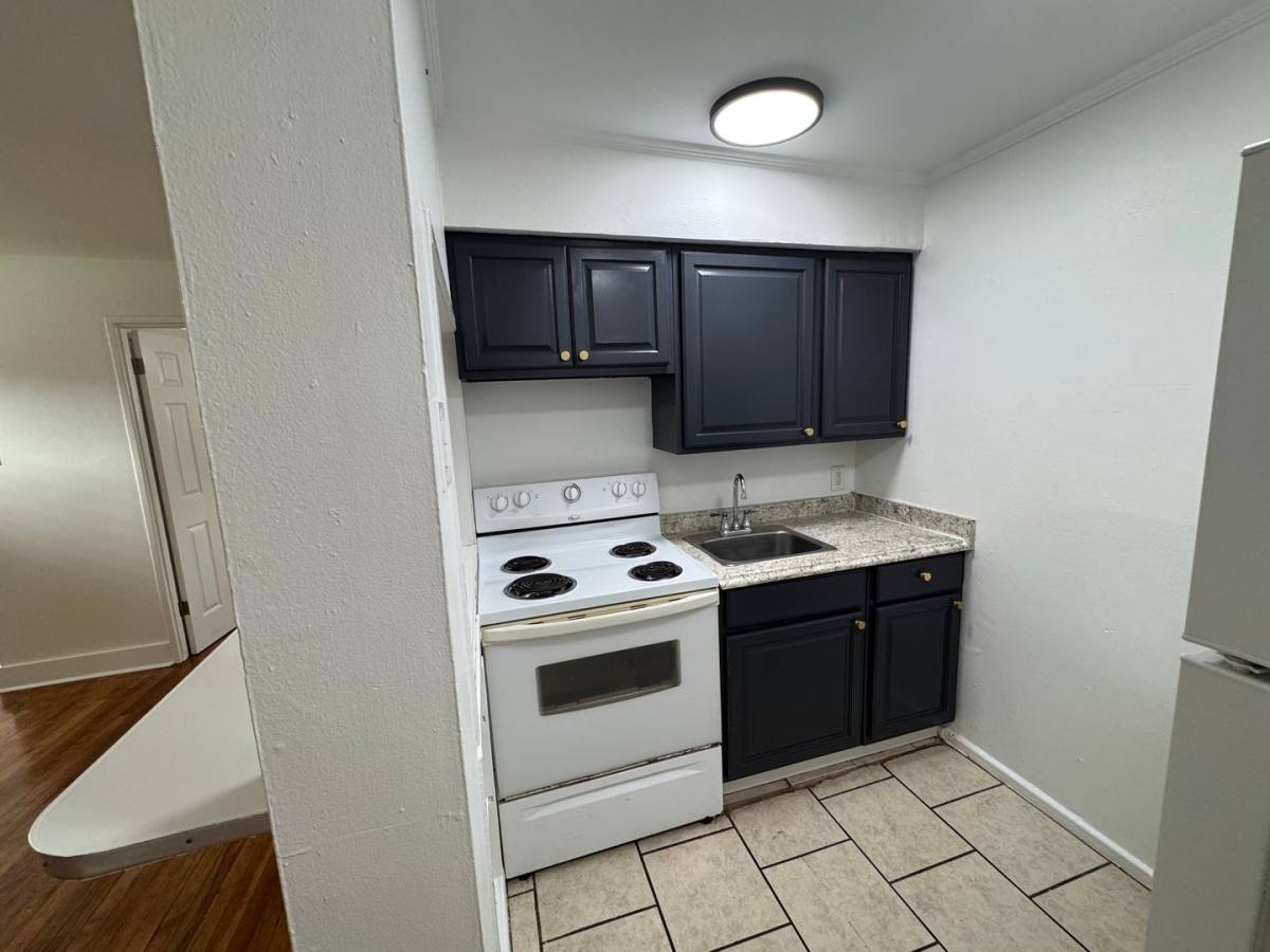 Apartment for rent at 204 Central Ave, New Orleans, LA 70121