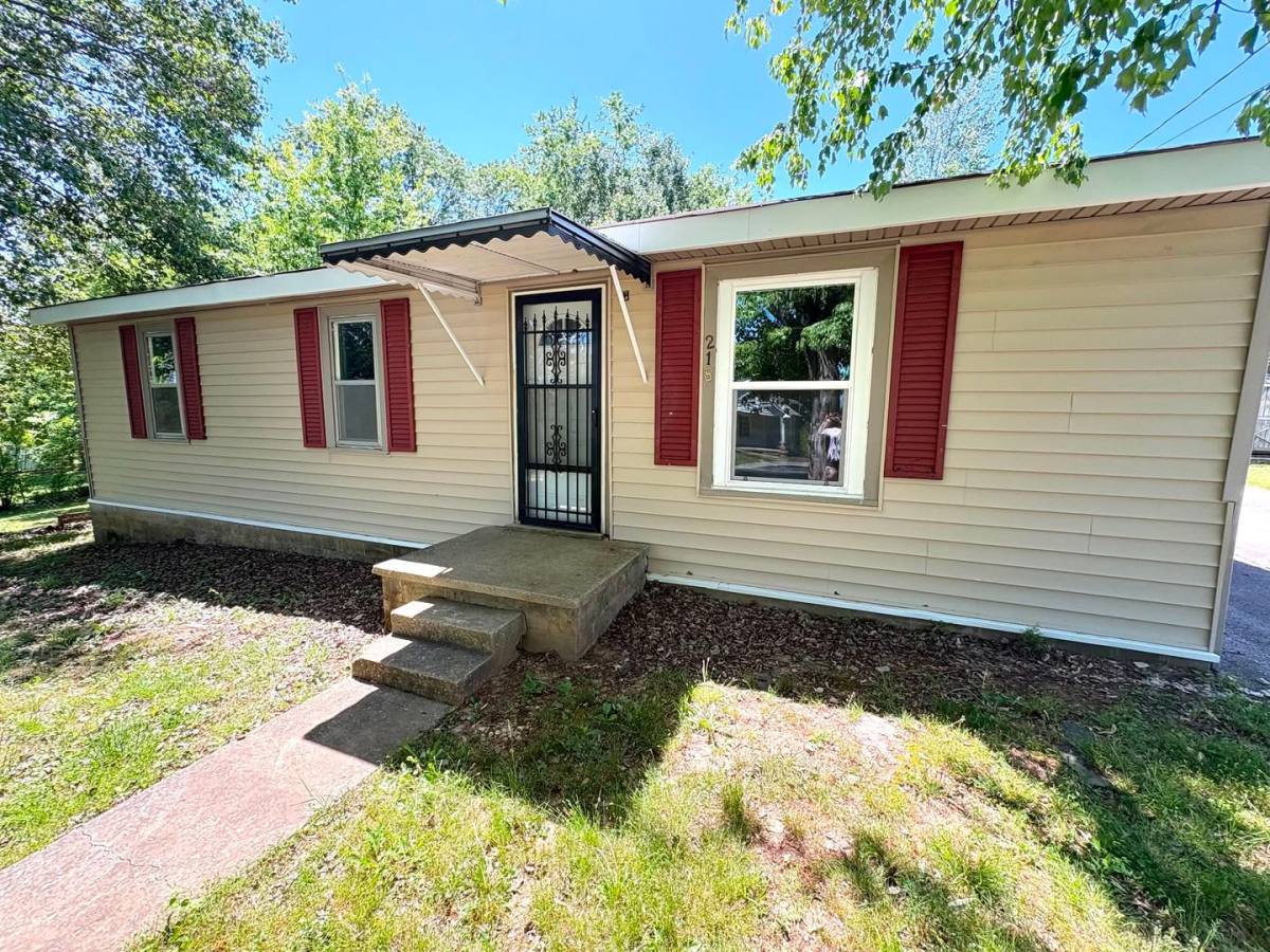 House for rent at 218 Eastview Dr, Glasgow, KY 42141