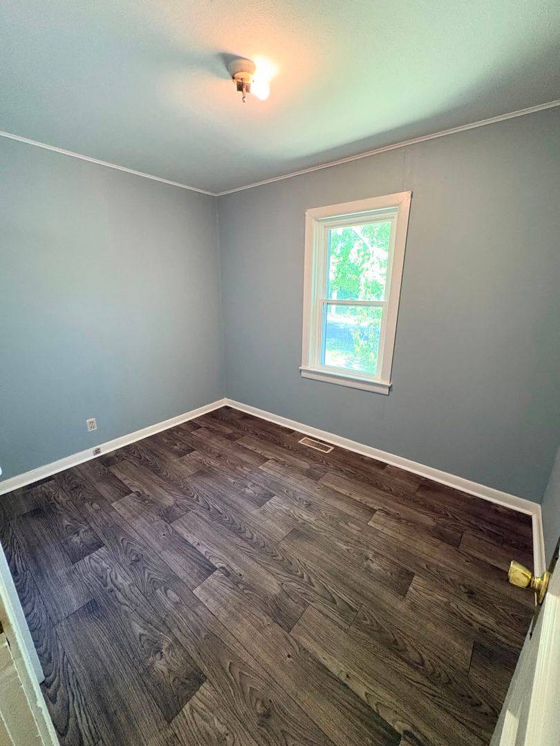 House for rent at 218 Eastview Dr, Glasgow, KY 42141