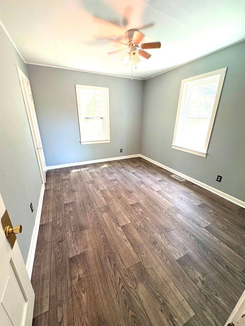 House for rent at 218 Eastview Dr, Glasgow, KY 42141