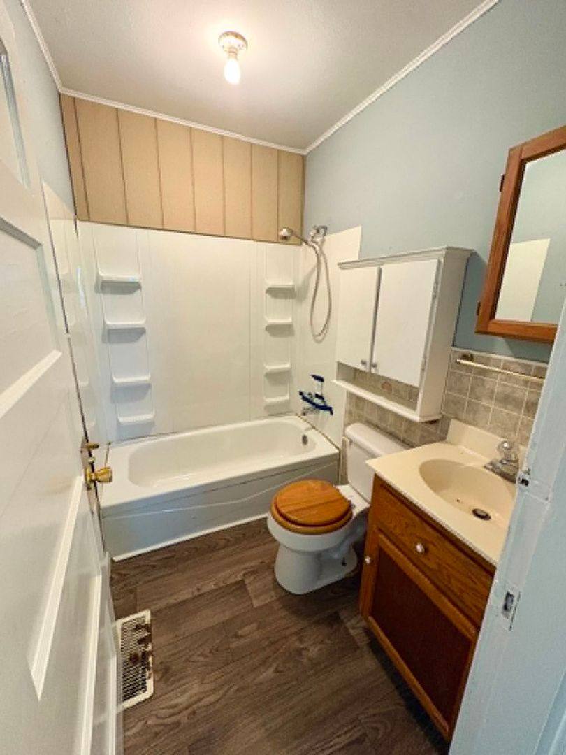 House for rent at 218 Eastview Dr, Glasgow, KY 42141