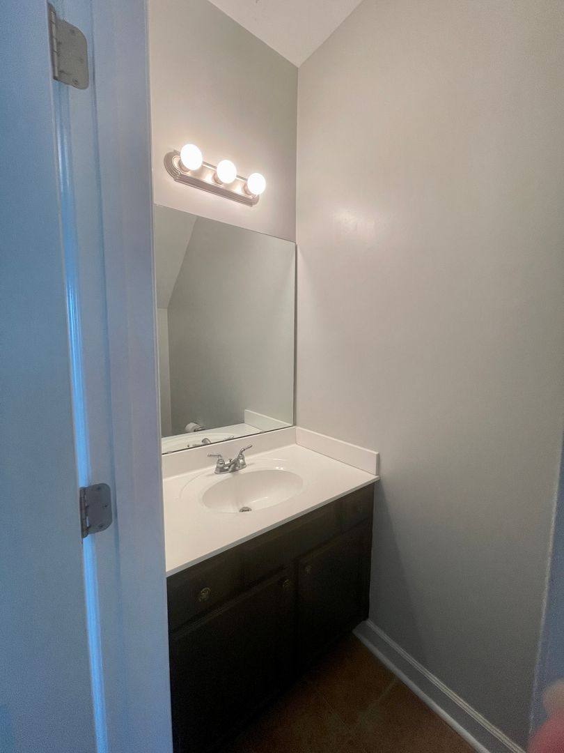 Townhouse for rent at 313 Burley Dr, Hubert, NC 28539