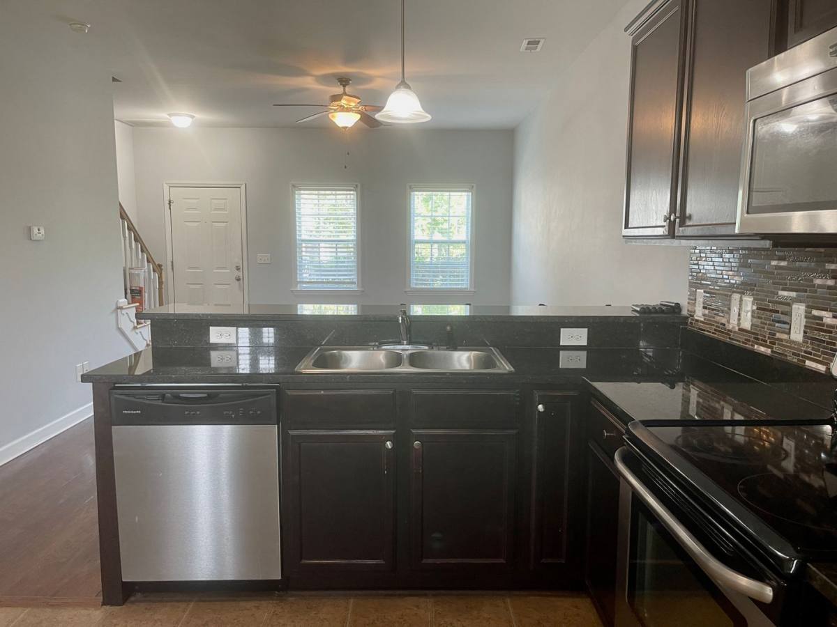 Townhouse for rent at 313 Burley Dr, Hubert, NC 28539