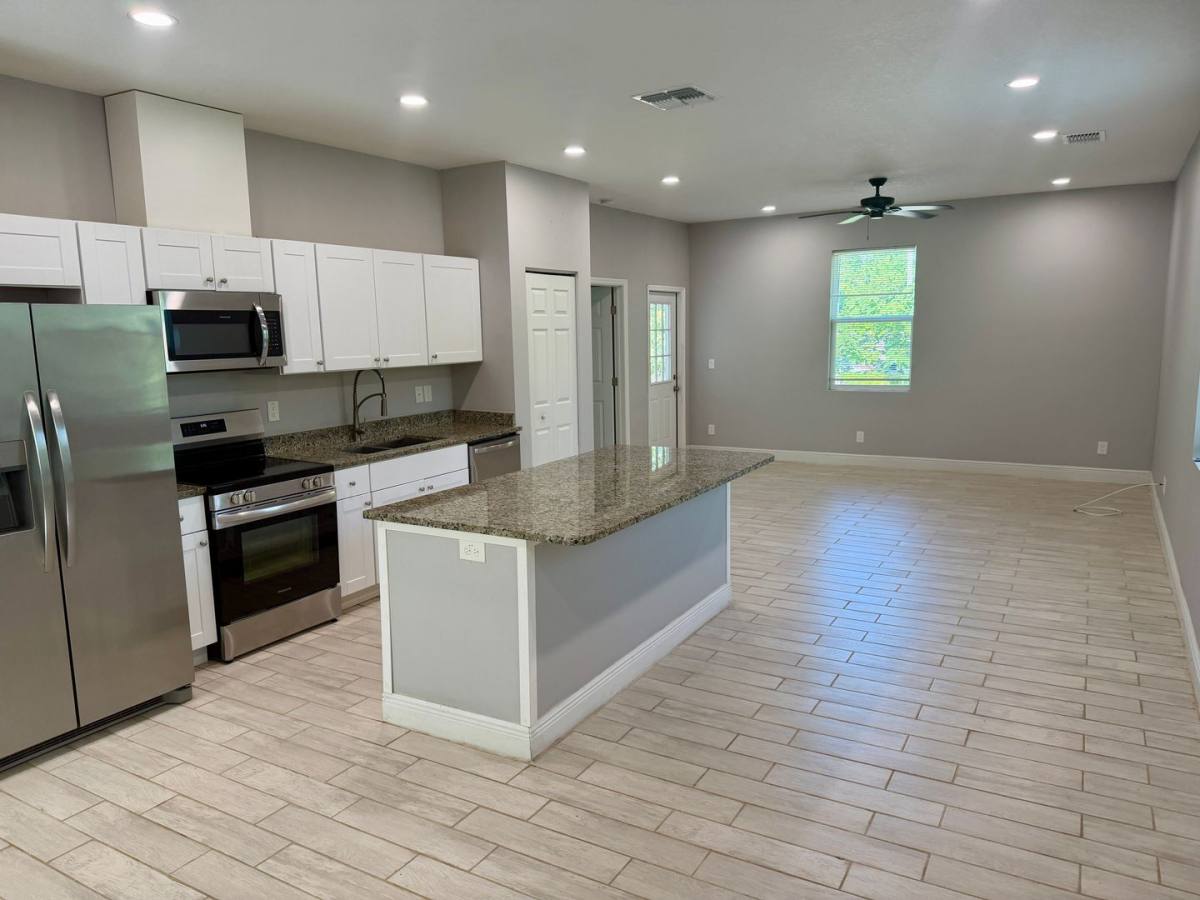 Apartment for rent at 2812 N 75th St, Tampa, FL 33619