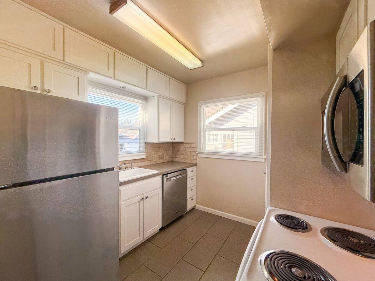 House for rent at 1945 High St SE, Salem, OR 97302