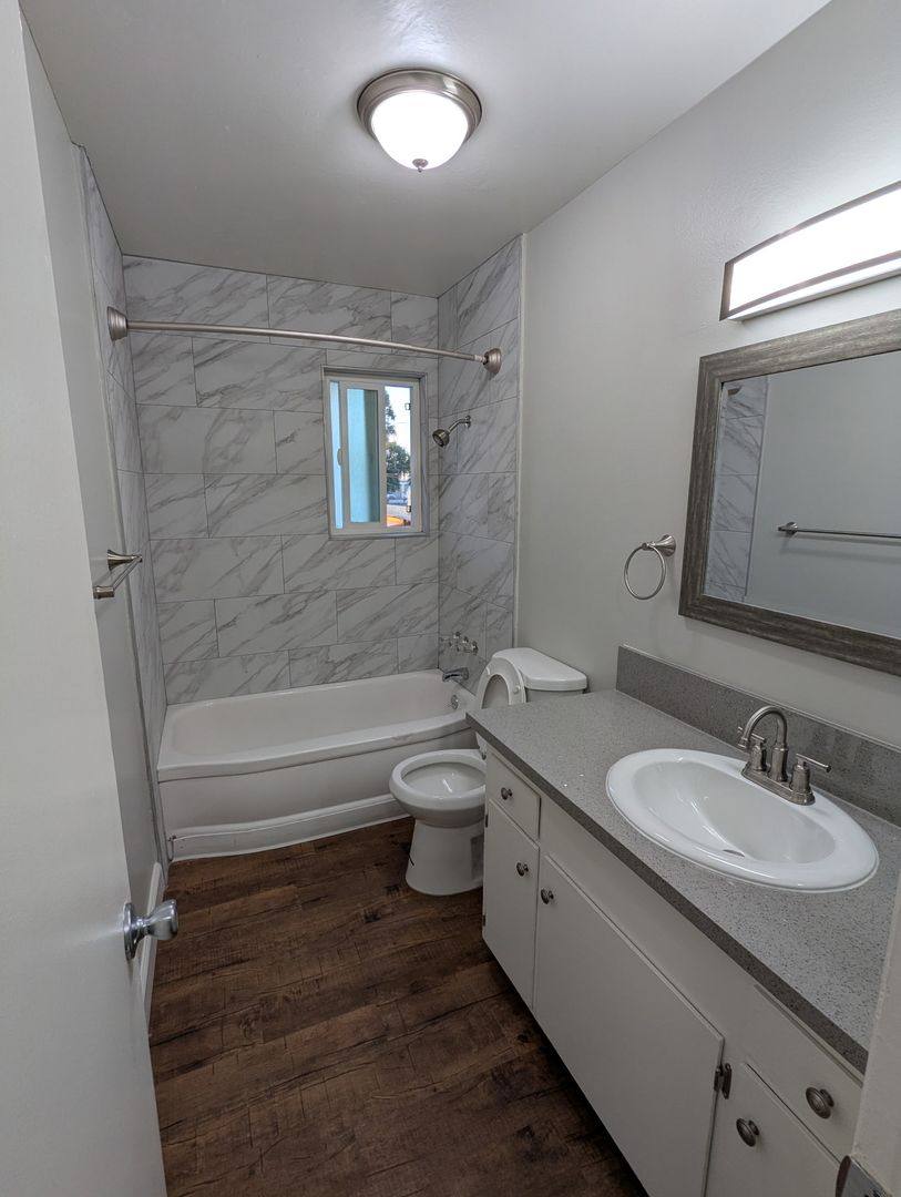 Apartment for rent at 1835 W Ave, Fullerton, CA 92833