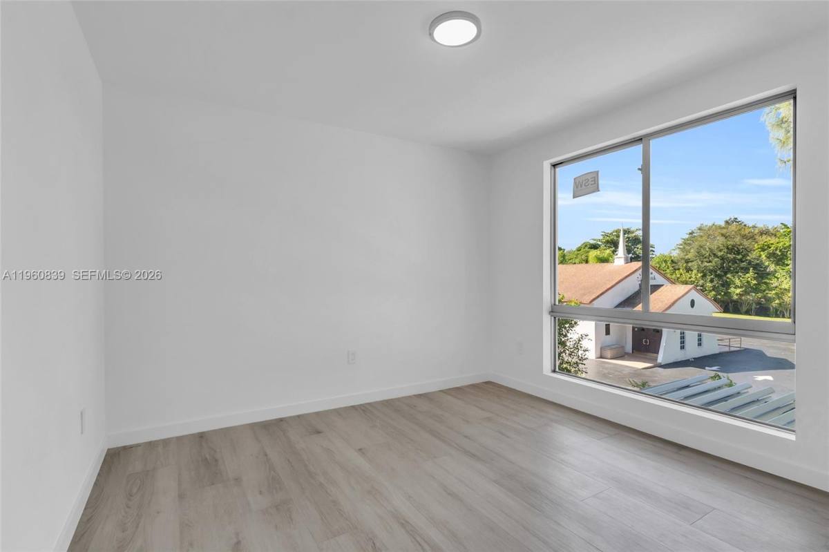 Townhouse for rent at 3204 Plaza St #TH, Miami, FL 33133